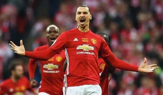 她将重点放 她将重点放